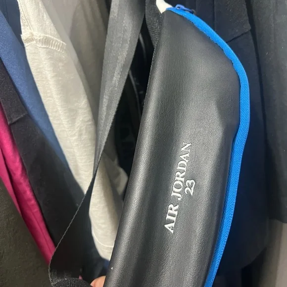 Jordan Carry Pouch - Picture 2 of 2